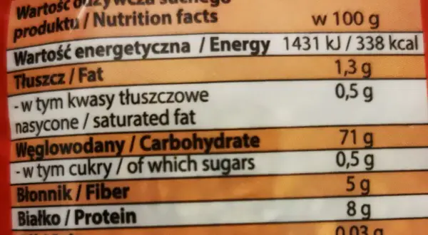 Kasza pęczak: 338 kcal w 100g. Tabela wartości odżywczych zawiera informacje o tłuszczach, węglowodanach, błonniku, białku i soli.