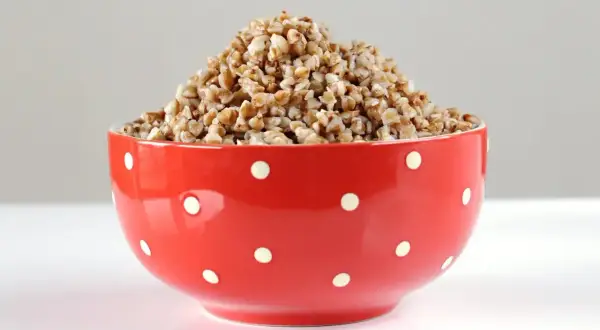 Miseczka z krupczatką, czyli jaka kasza bez glutenu, pełna pysznych ziaren.