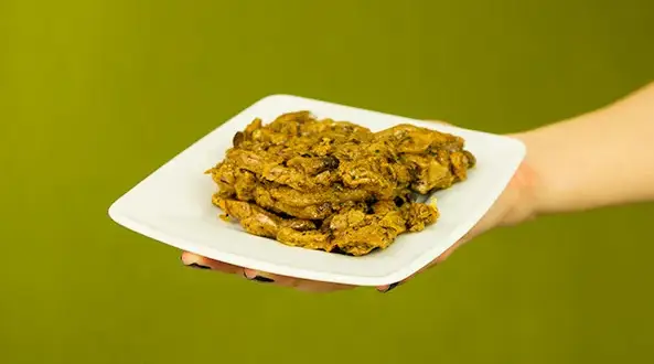 Ile kalorii ma kebab wegetariański? Nie zawsze mniej niż mięsny!